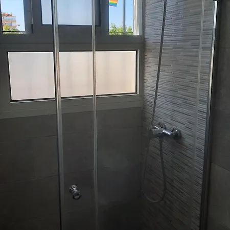 Feel At At Tamara - Two Steps To The Pool Apartment