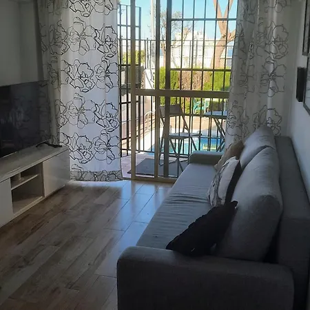 Feel At At Tamara - Two Steps To The Pool Apartment *