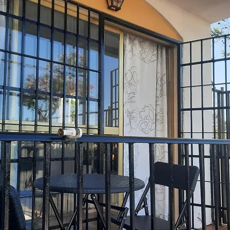 Feel At At Tamara - Two Steps To The Pool Apartment *